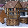колодец большой, брус, крыша коричневая колодец большой, брус, крыша коричневая