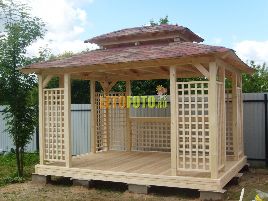 Фотообои в интерьере гостиной (30 фото)